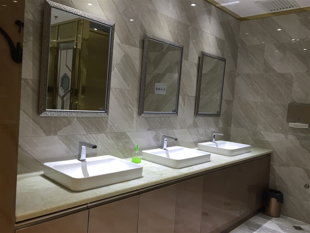 KTV洗手间墙、地面选取Z6官网瓷砖全抛釉爱丁堡-天堡石KYP8062铺贴