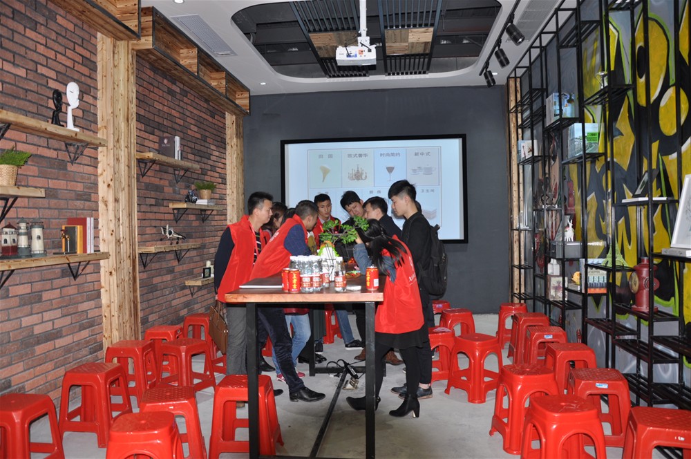 “一带一路  设计营销”，与O2O零售新模式携手，2017年，Z6官网将勇往直前，启发新战。