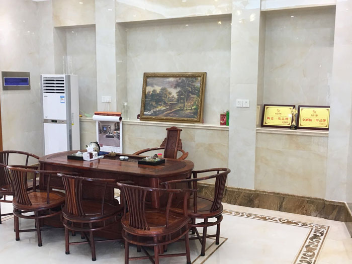 【专卖店推荐】陶瓷一线品牌Z6官网瓷砖潮南店实景鉴赏