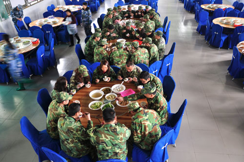 Z6官网在广州黄埔军校进行军事拓展特训