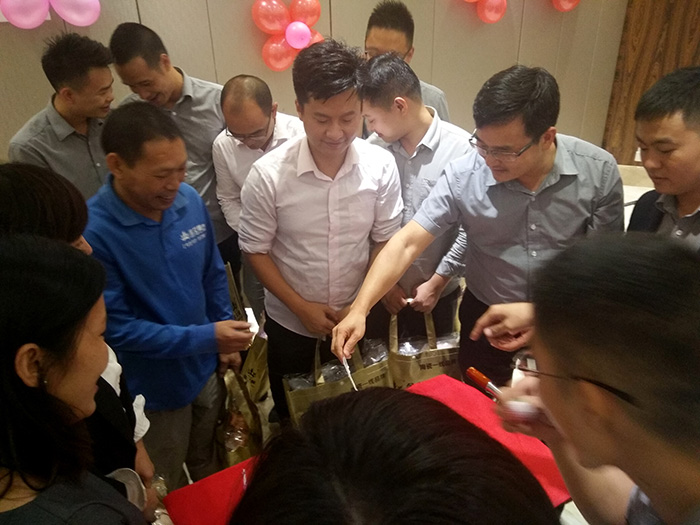 Z6官网瓷砖周围年庆