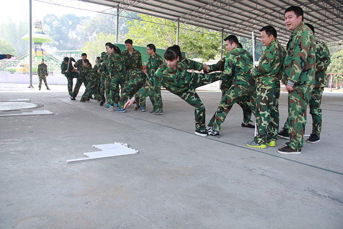 2017年2月13-15日，Z6官网“虎狼路”户表拓展训练圆满实现