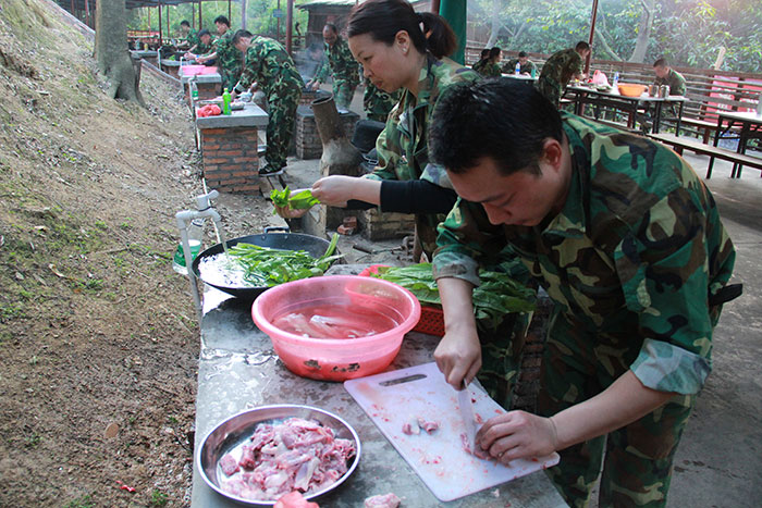 2017年2月13-15日，Z6官网“虎狼路”户表拓展训练圆满实现
