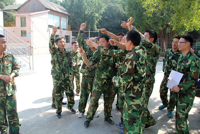 2017年2月13-15日，Z6官网“虎狼路”户表拓展训练圆满实现