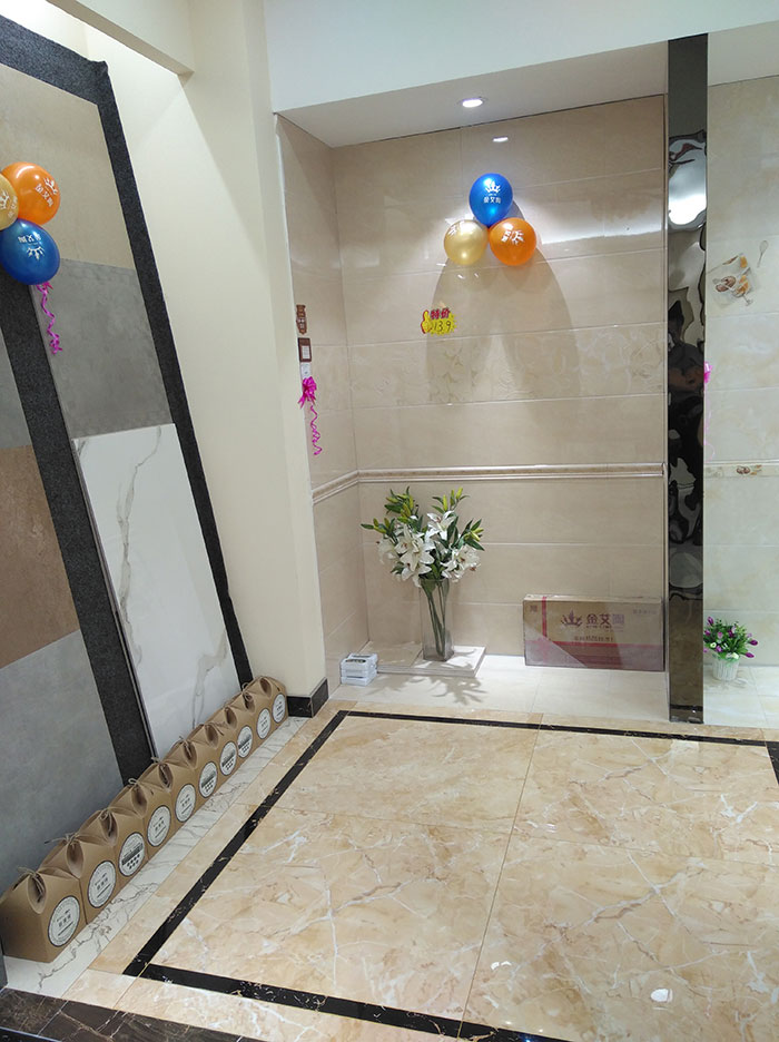 Z6官网湖北十堰专卖店样板间